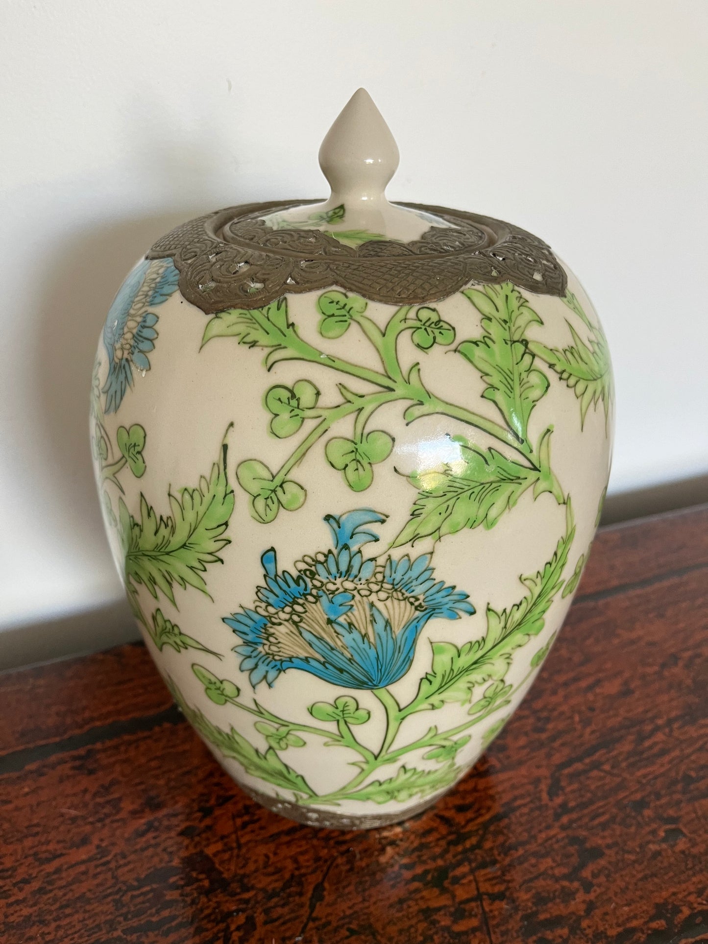 Gorgeous Floral Vase &  Birds Set