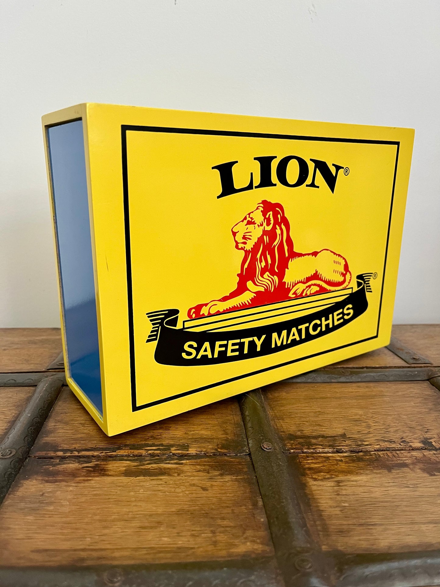 Retro Lion Safety Matches Wooden Storage Box