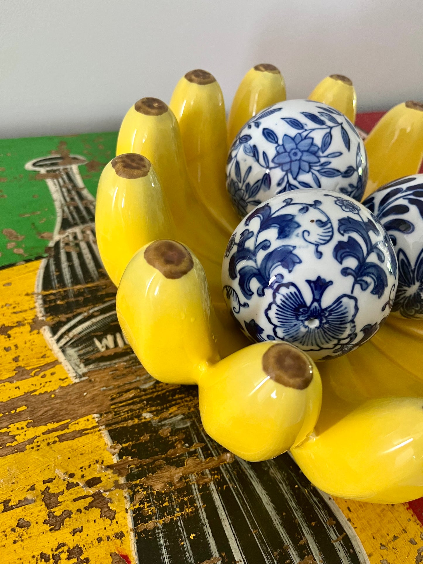 Ceramic Banana Bowl with Decorative Porcelain Balls