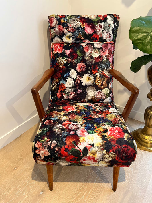 Stunning Mid Century Chair