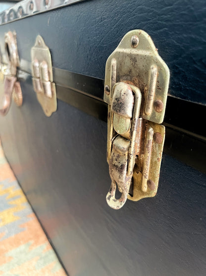 Awesome Blue Vintage Steamer Trunk