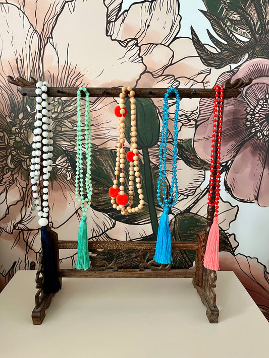 Lovely Oriental Wooden Jewellery Stand