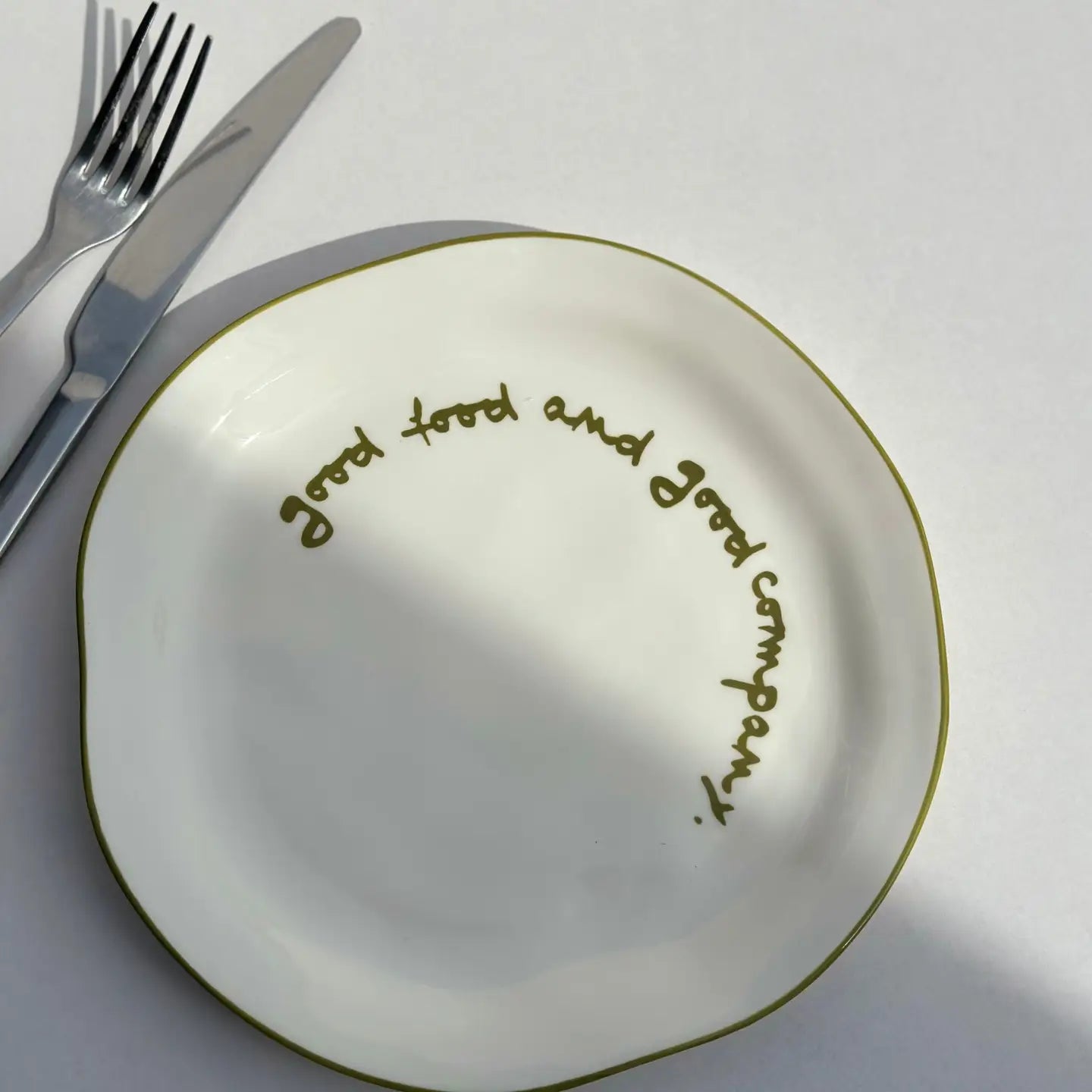 MÆGEN Set of 4 x Statement Plates- 'good food and good company.'