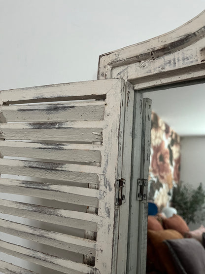 Lovely Shutter Mirror